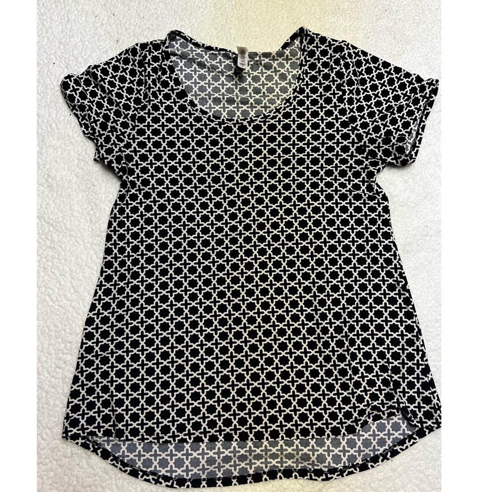 Medium LulaRoe top